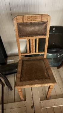 Antieke houten stoel