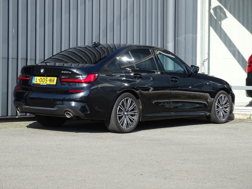BMW 3-serie 330e edrive edition m-sportpakket | 18"