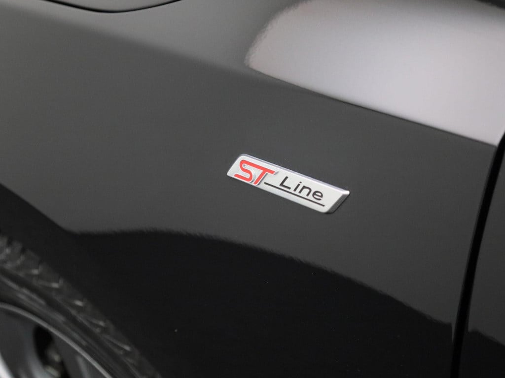 Ford Focus wagon 1.0 ecoboost hybrid st-line btw auto! | 17'' lmv | automaa