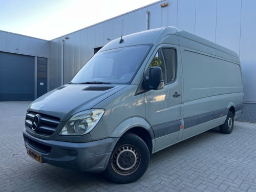 Mercedes-Benz Sprinter 318 3.0V6 182.929KM