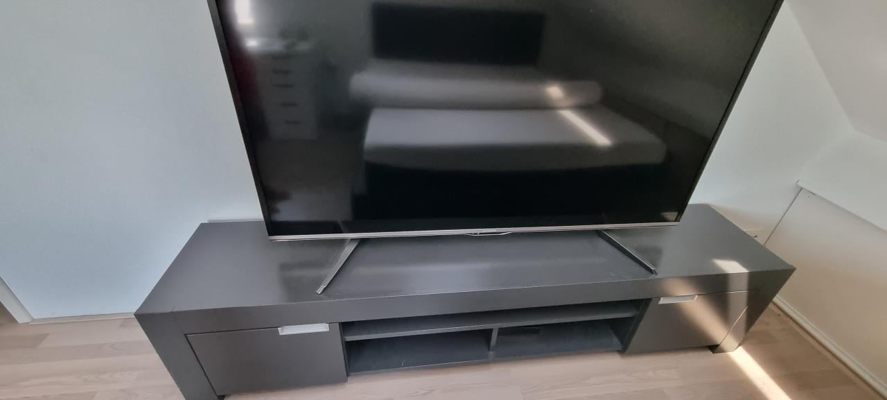TV meubel- GRATIS AF TE HALEN