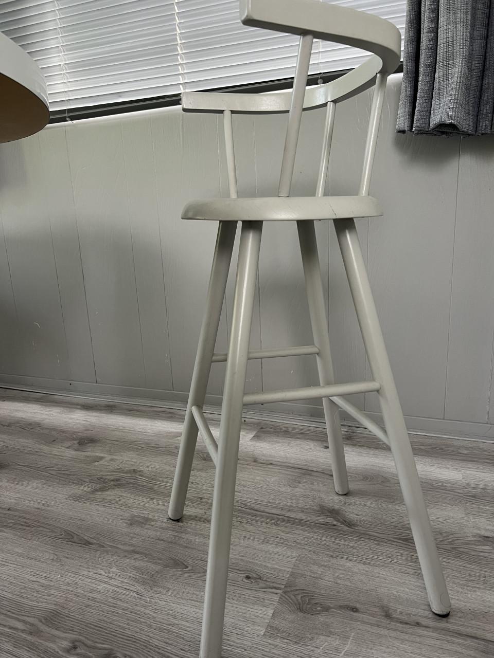 Houten kinderstoel