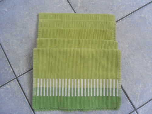 5 PLACE MATS