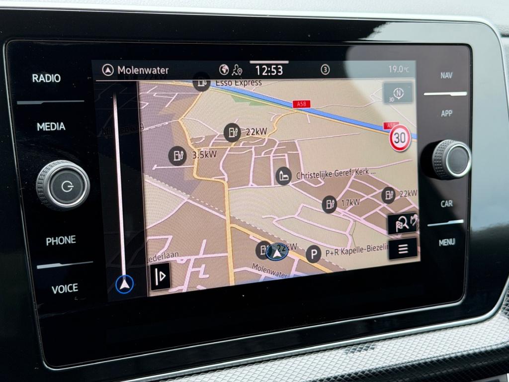 Volkswagen T-cross 1.5 tsi 150pk dsg r-line | camera | trekhaak | navi | iq