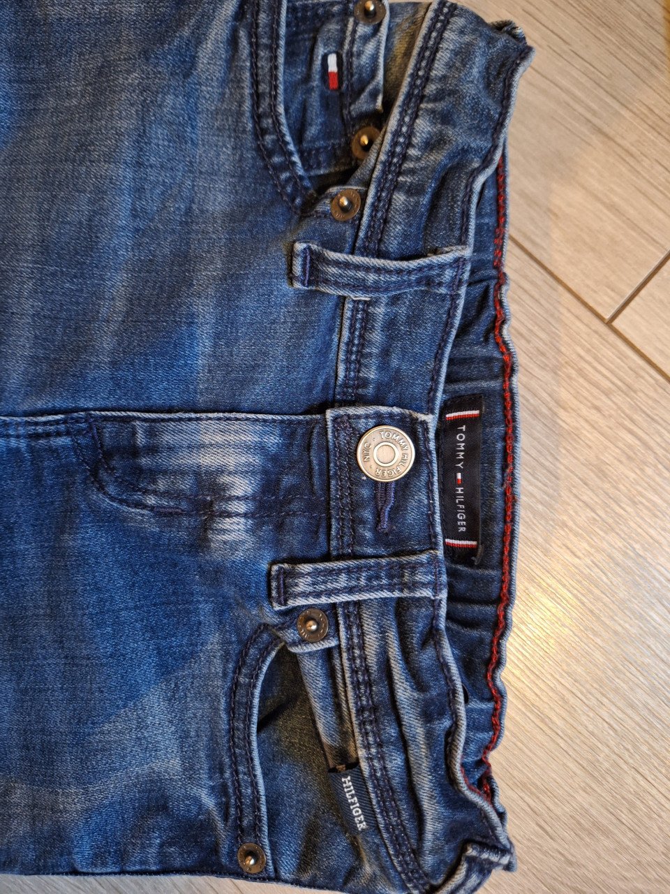 Poloshirt en jeans Tommy Hilfiger 104 als nieuw