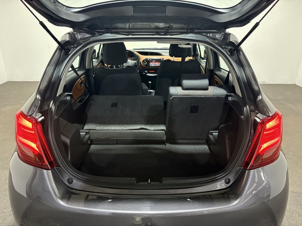 Toyota Yaris 1.3 vvt-i style