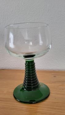 Wijnglas "France" geribbelde groene voet
