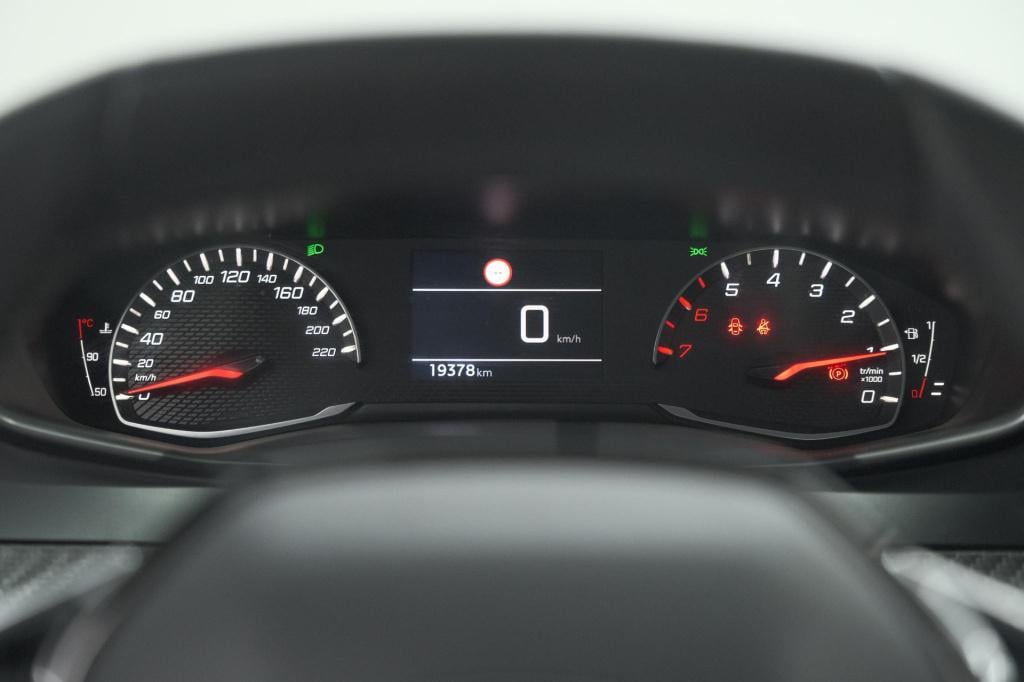 Peugeot 208 puretech 100 active | parkeersensoren | navigatie | apple carpl