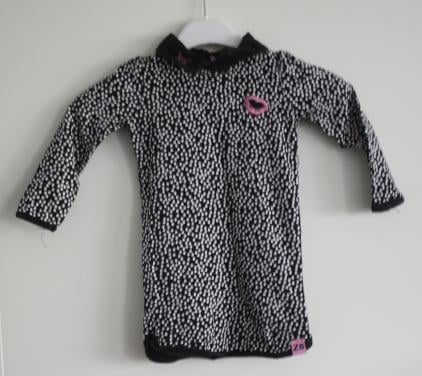 Jurkje met witte sterren en kraagje maat 86