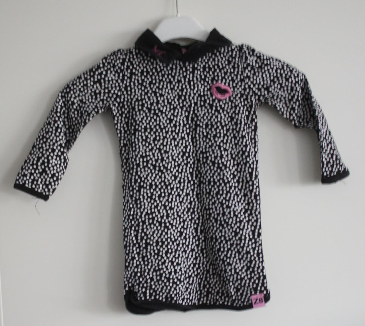 Jurkje met witte sterren en kraagje maat 86