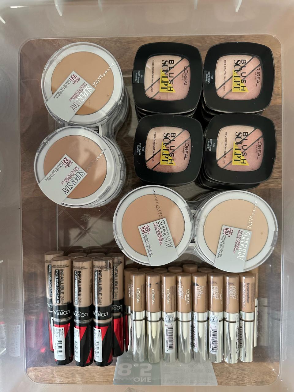 Grote partij L'Oréal en Maybelline cosmetica