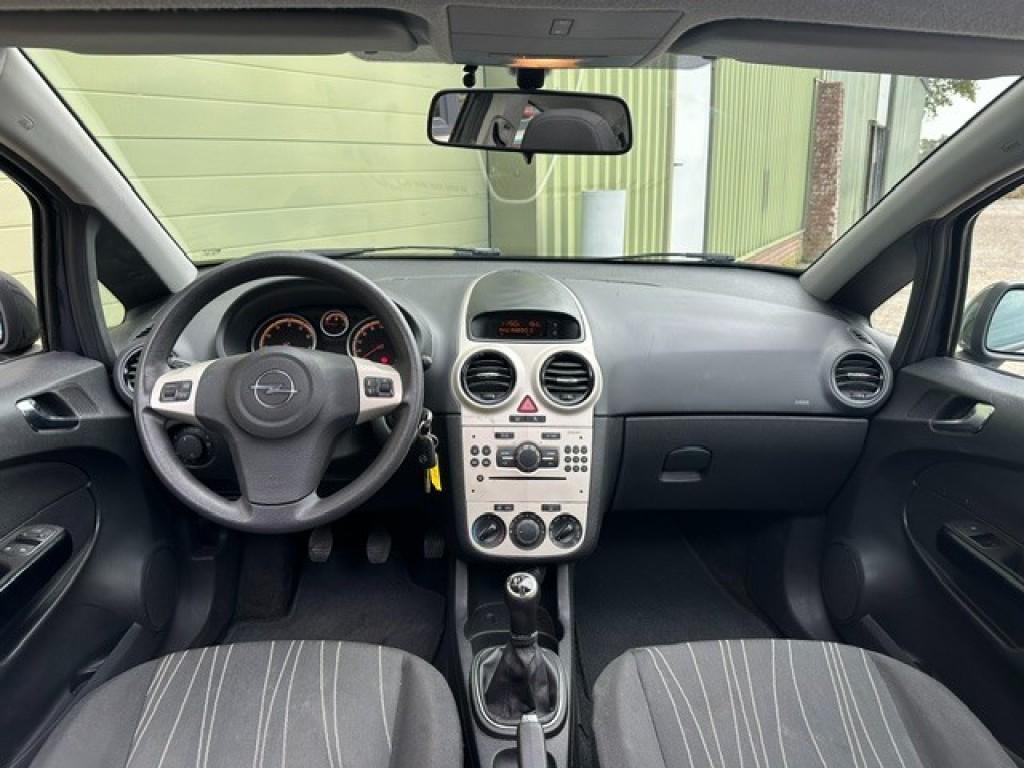 Opel Corsa 1.2-16v enjoy trekhaak schuifdak apk 06-2027