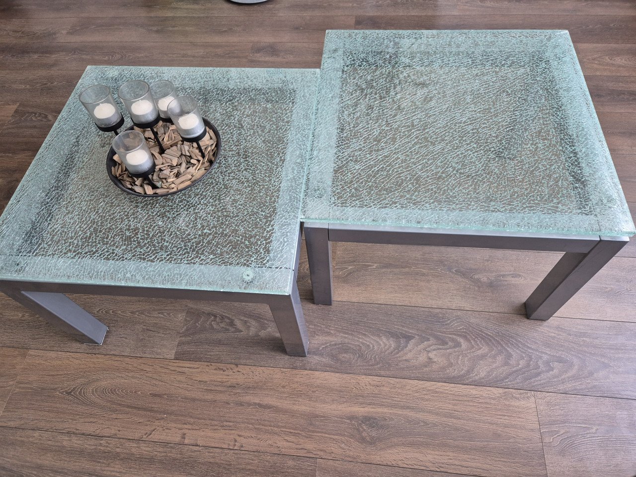 Gratis eettafel en salontafel