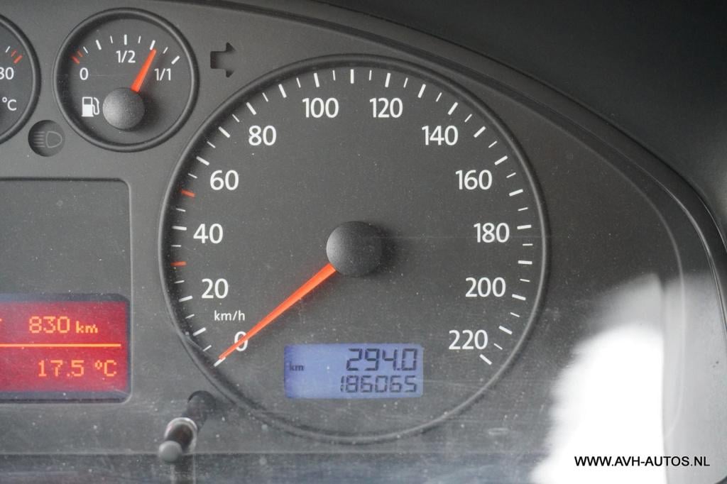Volkswagen Transporter 2.5 tdi 300 trendline, rolstoelbus!