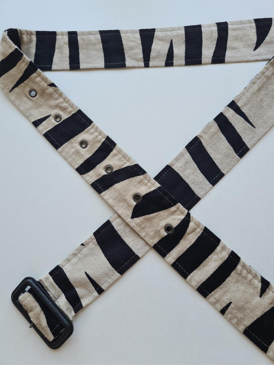 Nieuwe NA-KD jas met een trendy zebraprint Maat 40