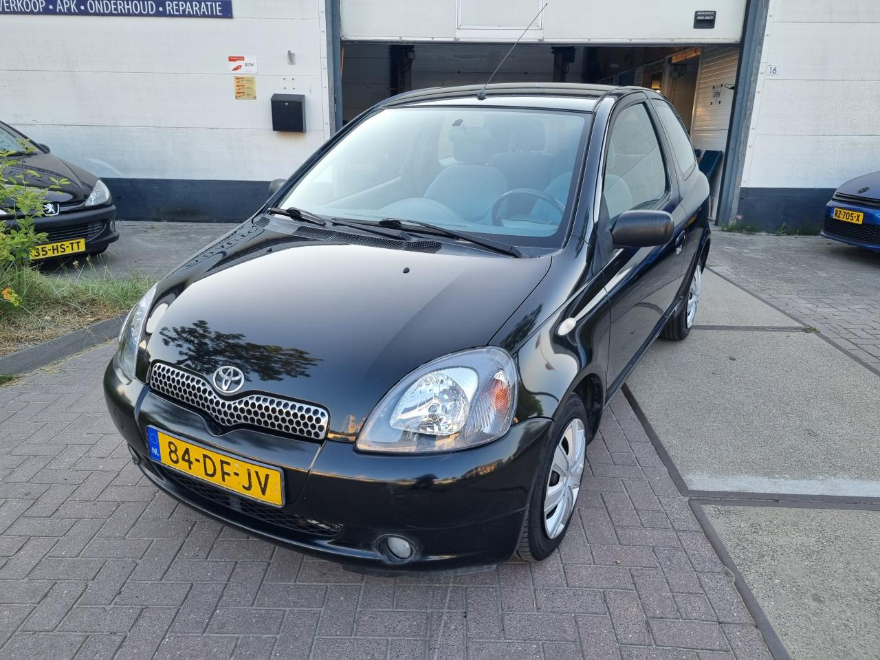 Toyota Yaris 1.0-16V VVT-i Sol