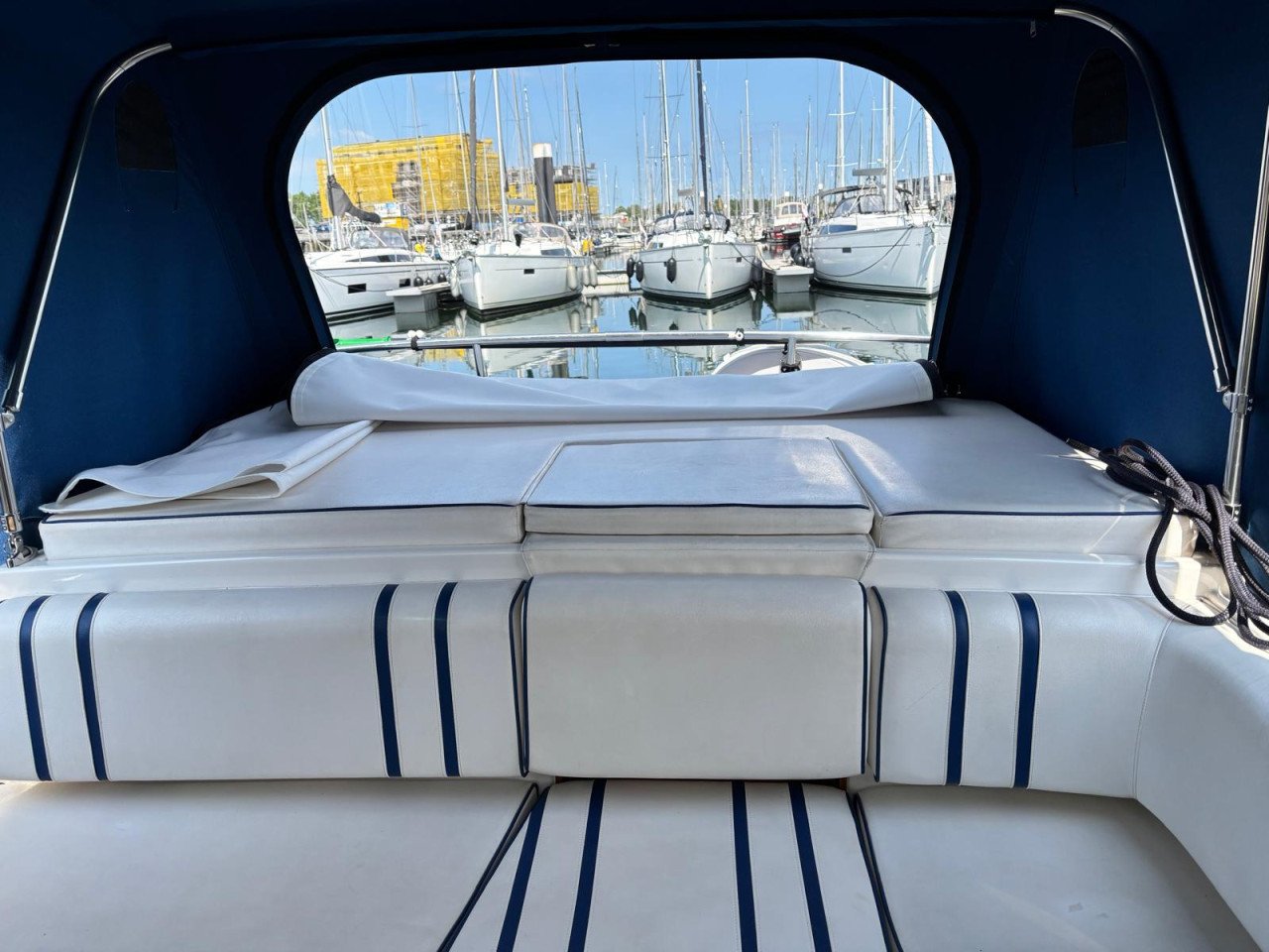 Mooie gezinsmotorboot (Marex 280 Holiday)