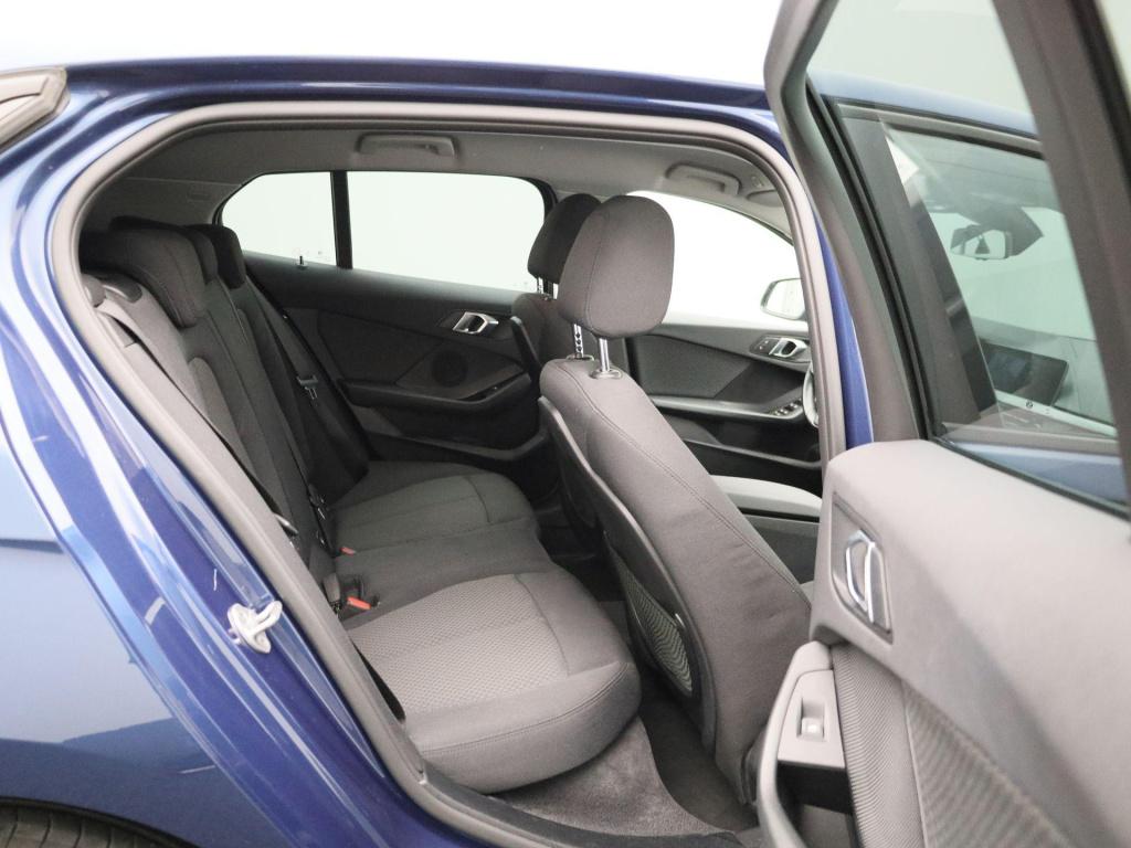 BMW 1 Serie 118i business edition | automaat | apple carplay / android auto