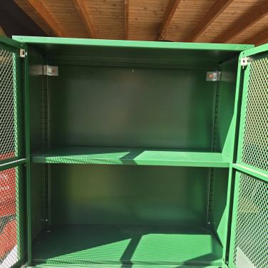 Metalen kastje groen