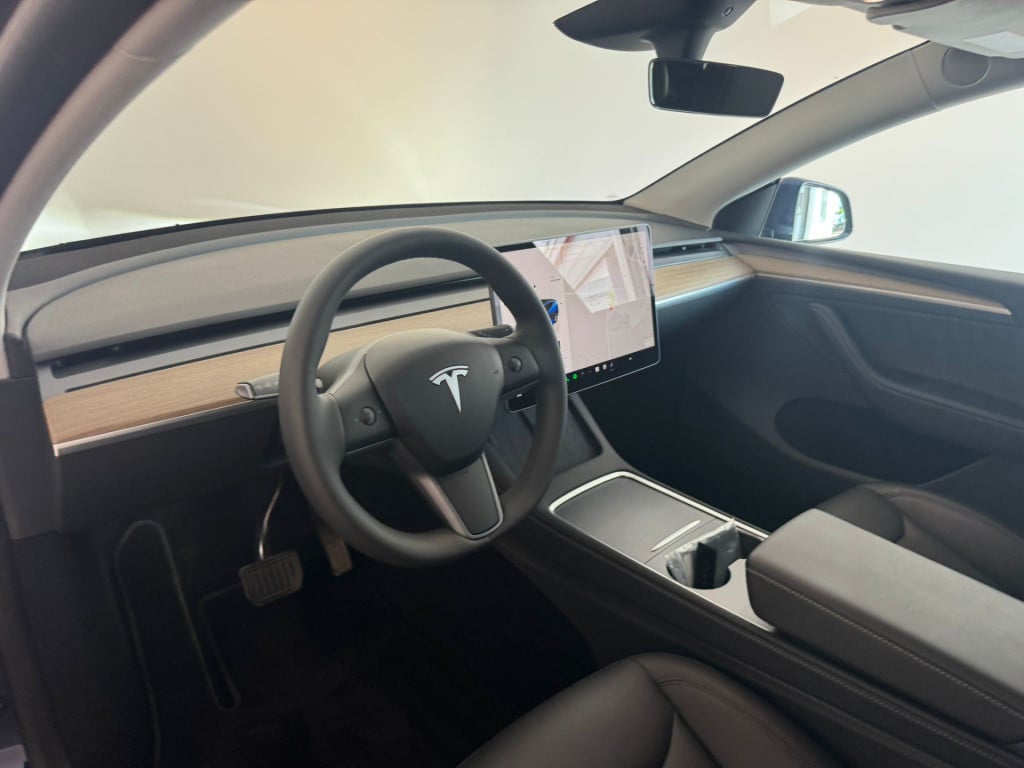 Tesla Model Y rwd 58 kwh