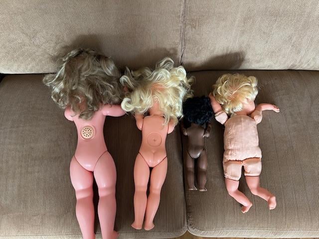 Diverse oude poppen.   eind jaren '60. begin 70.