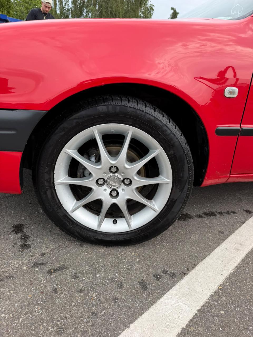 Toyota Corolla 1.4 Linea Terra 2000 rood