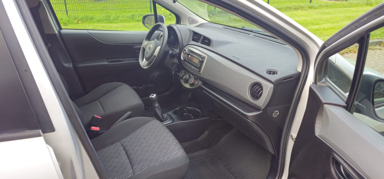 Toyota Yaris 1.0 VVT-i Trend 5-DRS Airco! In Zeer Goede Staat!!