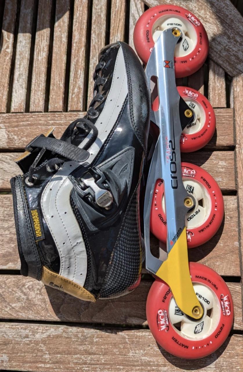 Powerslide skates maat 45 inclusief beschermingsset