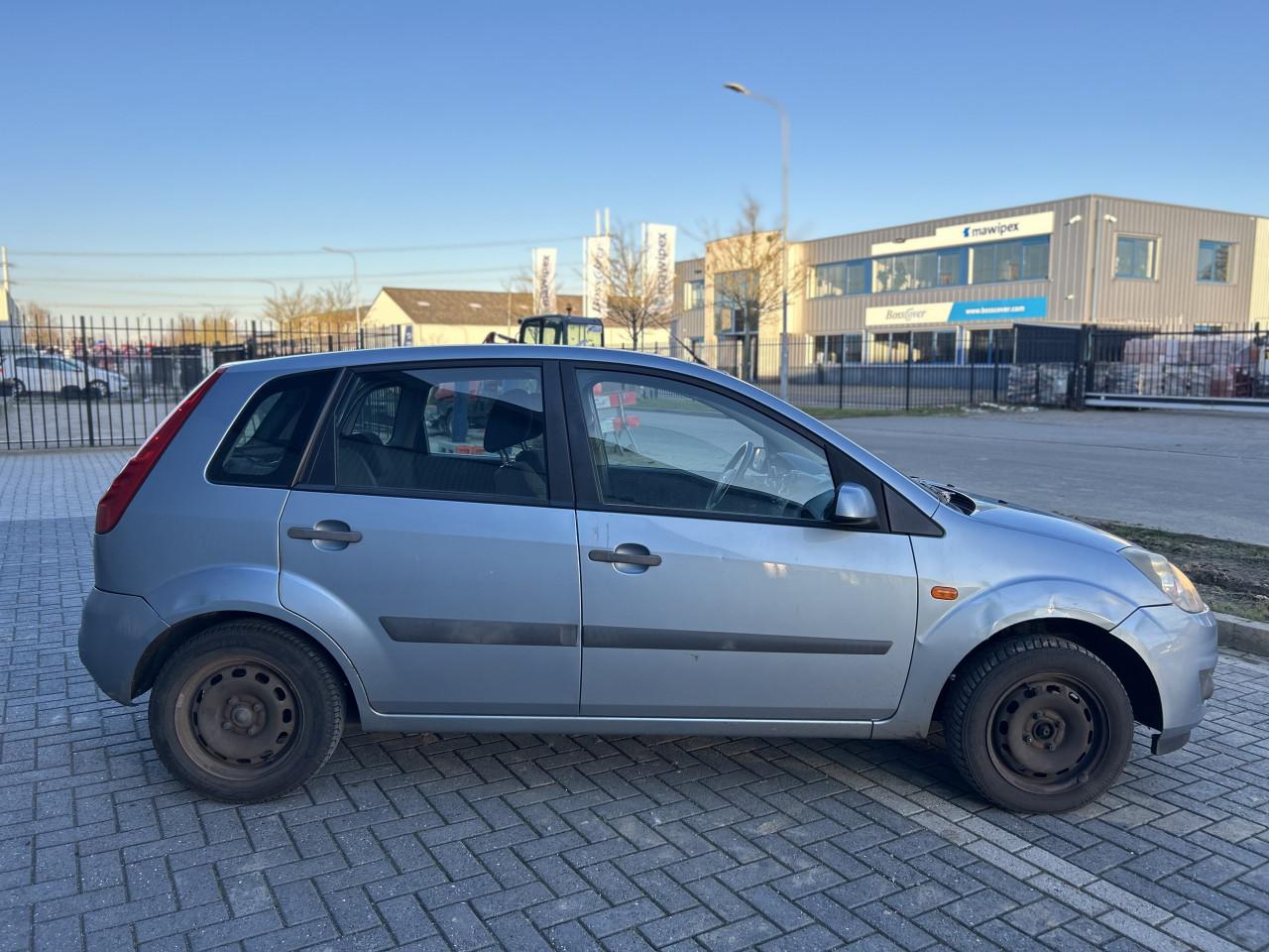 Ford Fiesta 1.4-16V Ambiente|APK|AIRCO|