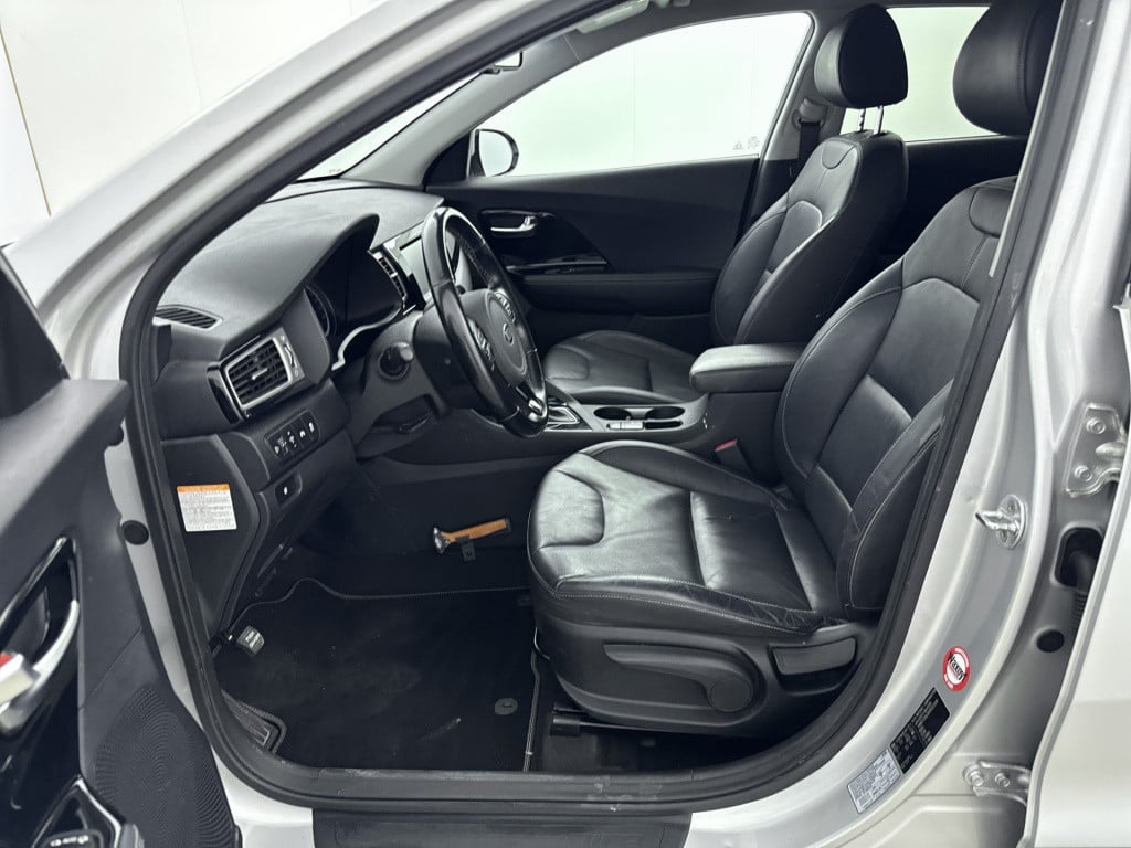 Kia Niro 1.6 gdi hybrid businessline | navigatie | parkeercamera | hybride 