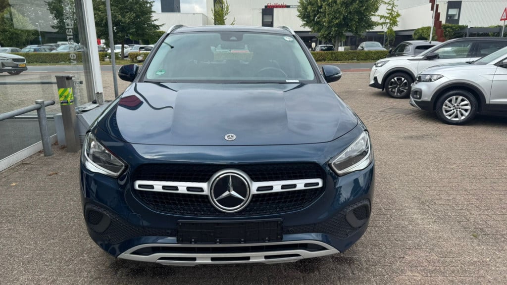 Mercedes-Benz Gla-klasse 180 business solution