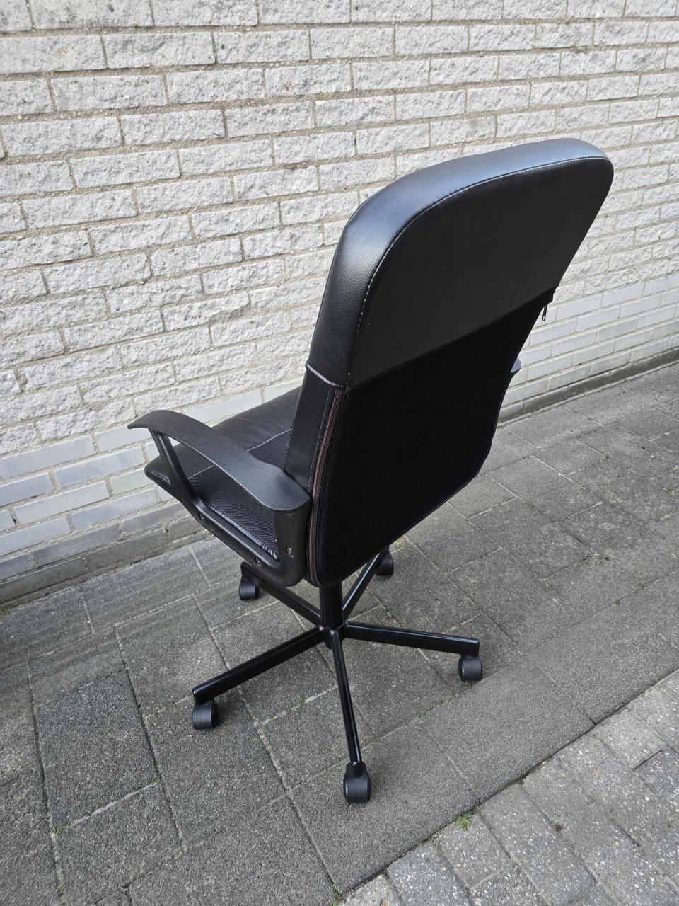 Bureau + Stoel + Opbergkastje met lades