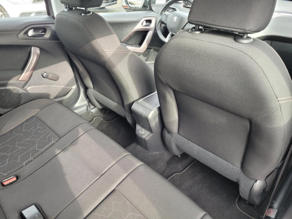 Peugeot 2008 1.2 vti active