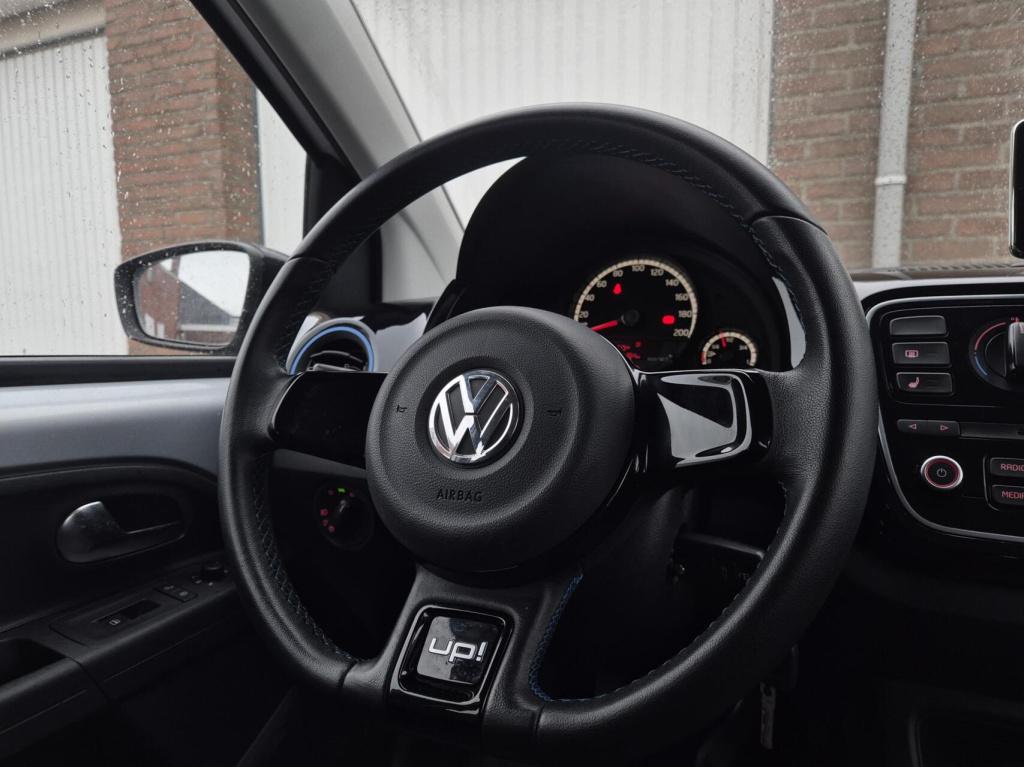 Volkswagen UP! 1.0 cup up! bluemotion / stoelverwarming / cruisecontrol / p