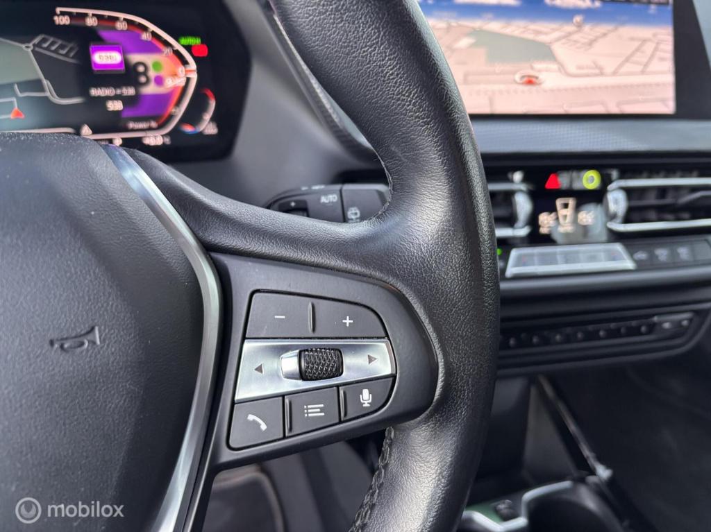 BMW 1 Serie 118i corporate sport virtual cockpit camara