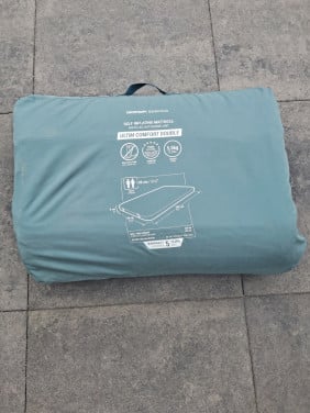 Zelfopblazend luchtbed Quechua
