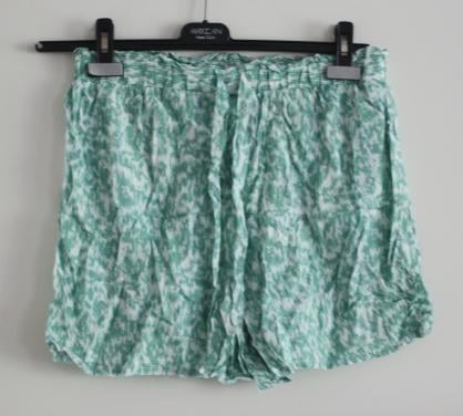 Korte broek groen wit maat m-40-42