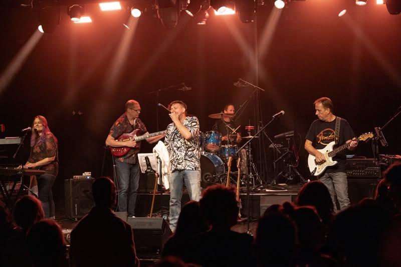 RE-ACT brengt de beste Pop & Rock covers naar jouw feest!