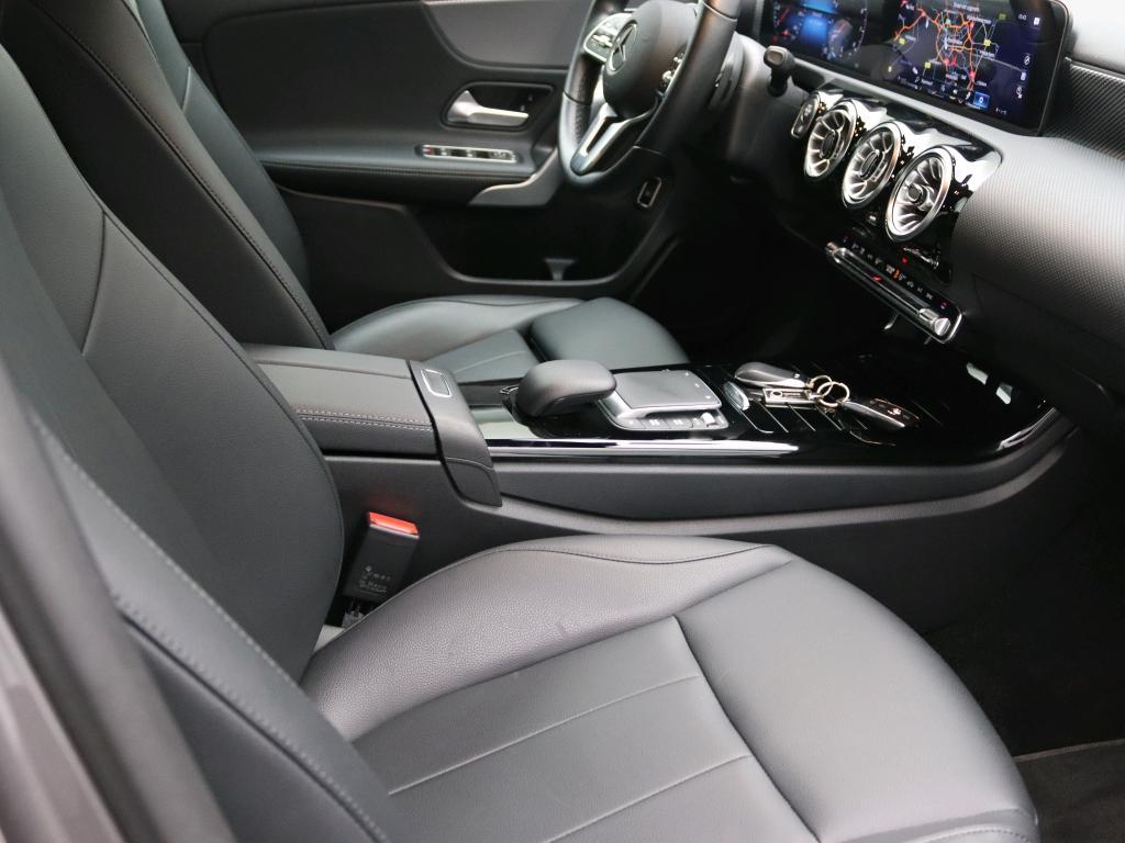 Mercedes-Benz A-Klasse 180 business solution ledkoplampen | stoelverwarming