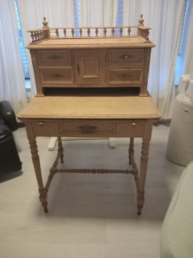 Schrijftafeltje/bureau