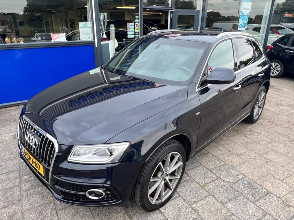 Audi Q5 2.0 tfsi quattro s edition, panoramadak, trekhaak enz...