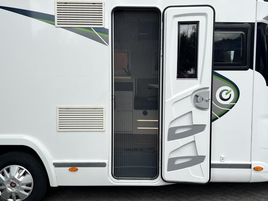 Chausson Onbekend 757 welcome | 2 enkele bedden + 1 groot bed | camera | tv