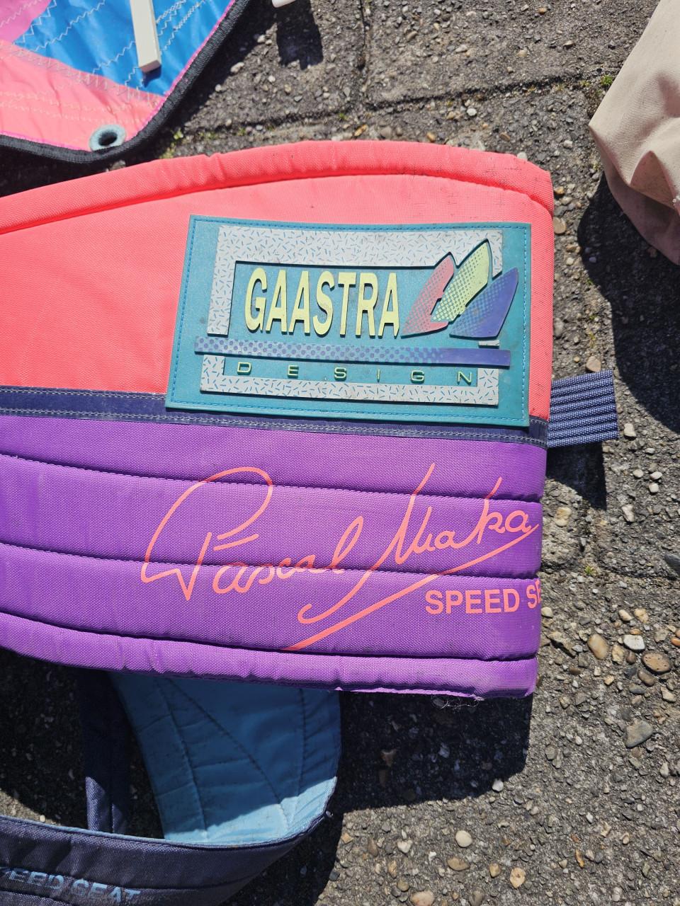 Surfzeil, giek toebehoren