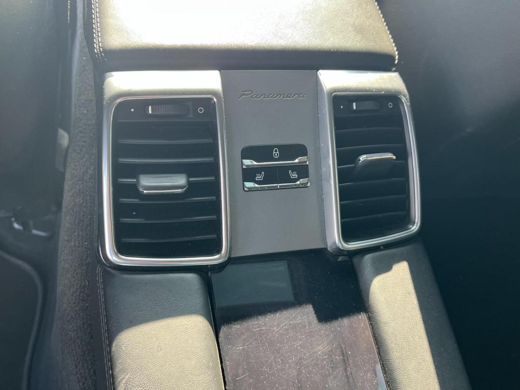 Porsche Panamera schuif/kanteldak, leer, navi, afn. trekhaak enz...