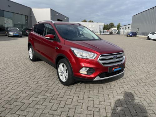 Ford Kuga 1.5 ecoboost titanium 2000 kg  trekgewicht
