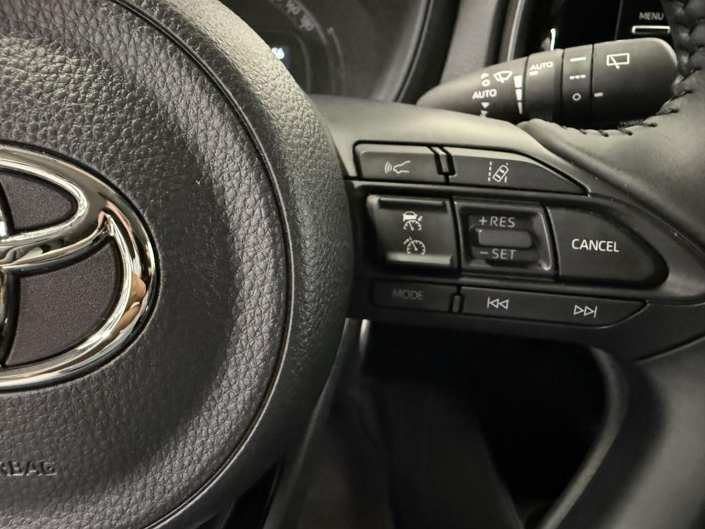 Toyota Aygo x 1.0 vvt-i s-cvt first| camera| led| climate| adap.cruise| get