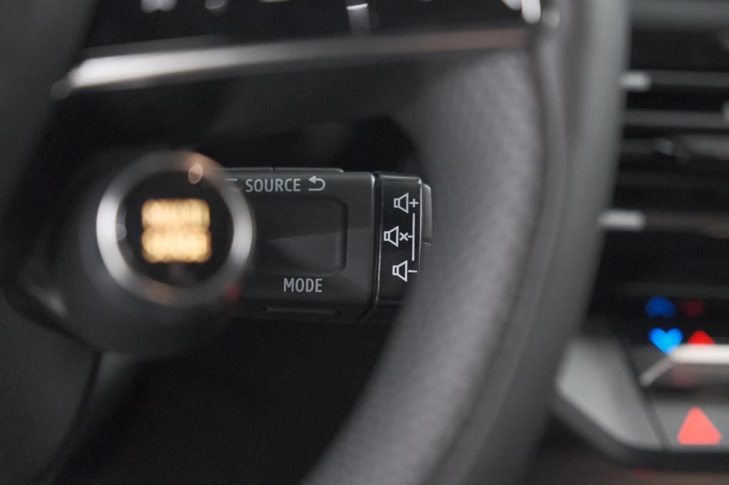 Renault 4 comfort range iconic 52 kwh | pack advanced driving assist | came