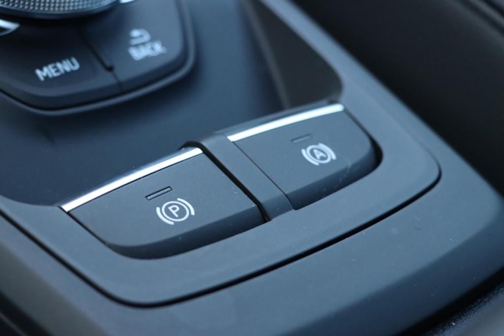 Audi Q2 35 tfsi advanced edition 150pk | camera | stoelverwarming | navi