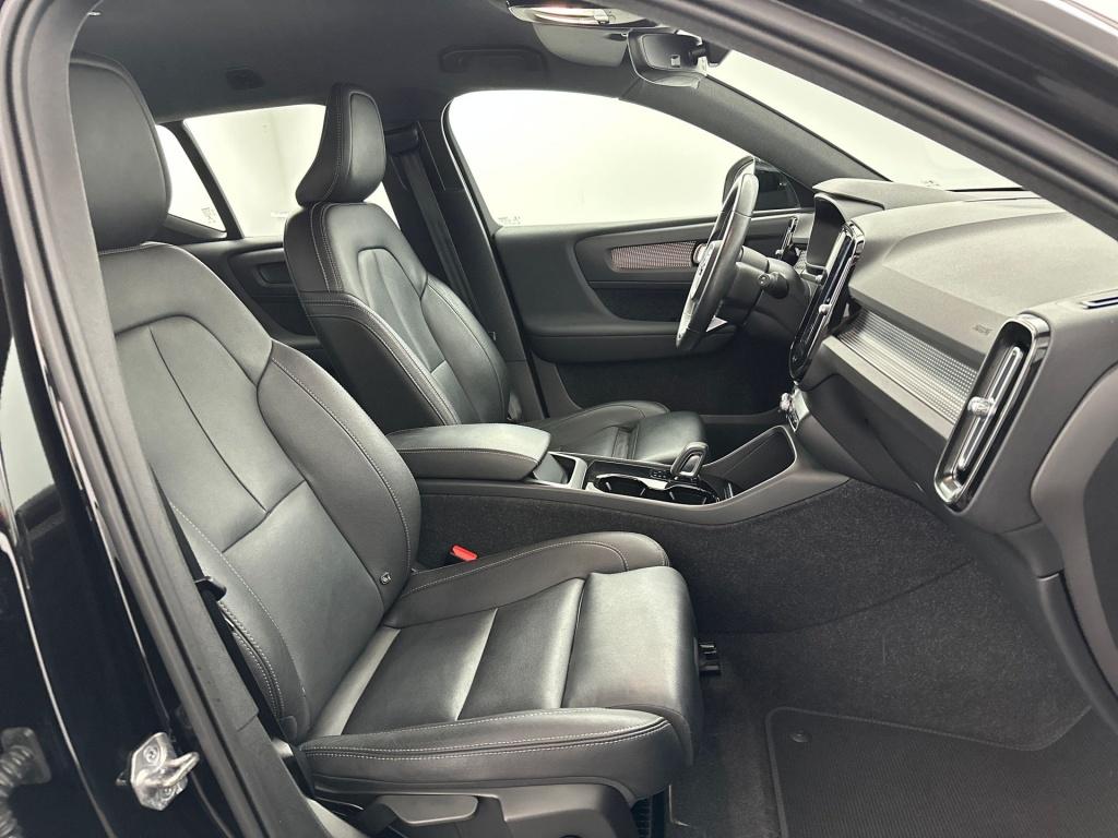 Volvo XC40 p8 408pk recharge r-design| cruise.controle| stoelverwarming