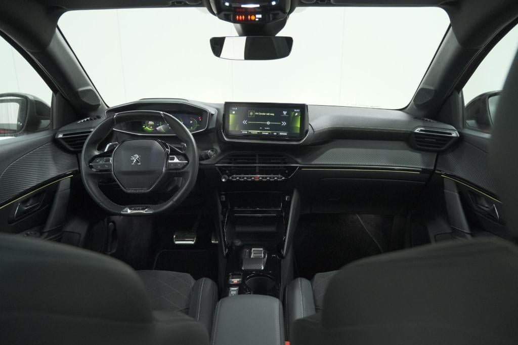 Peugeot 208 1.2 puretech 130 gt | alcantara pack | panoramadak | dodehoekde